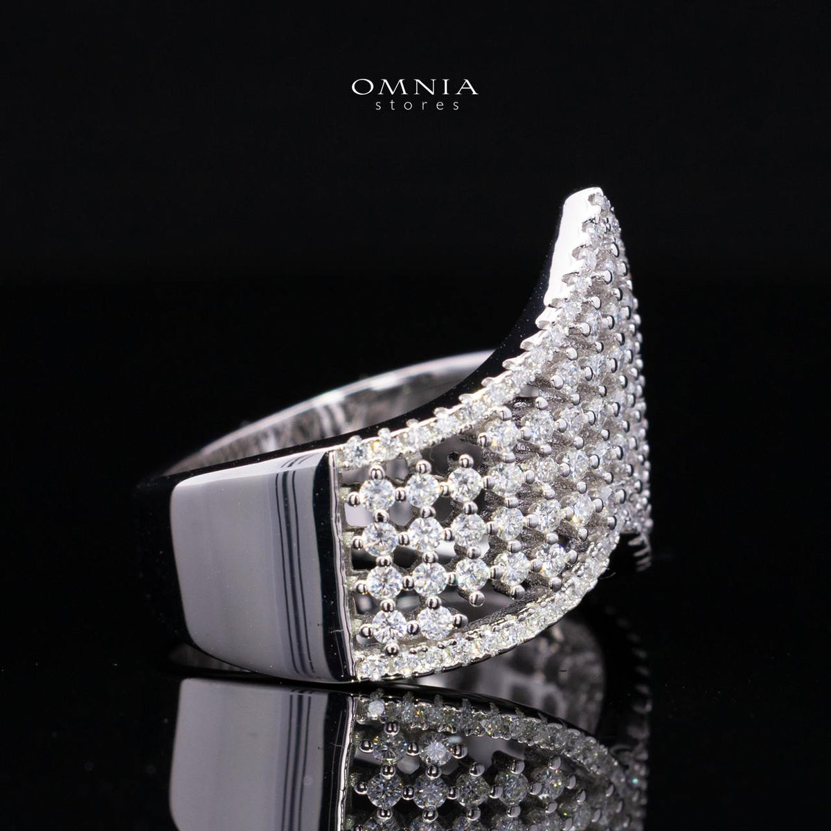 Kinslee Premium White Moissanite Ring in 925 Sterling Silver
