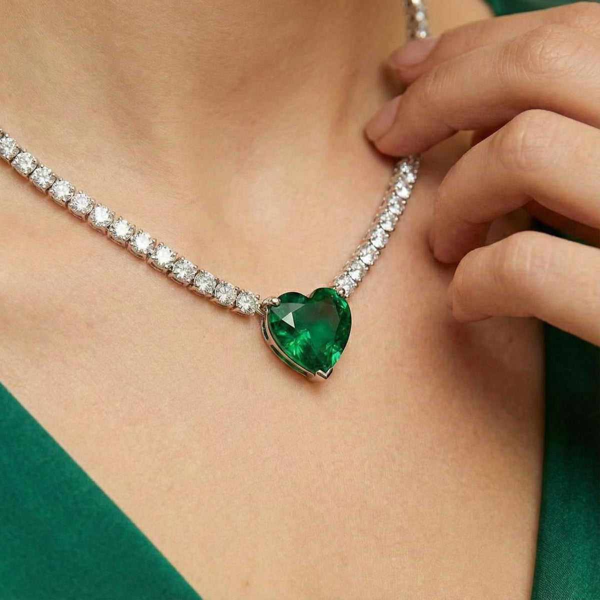 Omnia Heart Green Necklace 92.5 Silver In High Quality Simulated diamonds (only available in KSA) - OMNIASTORES UAE