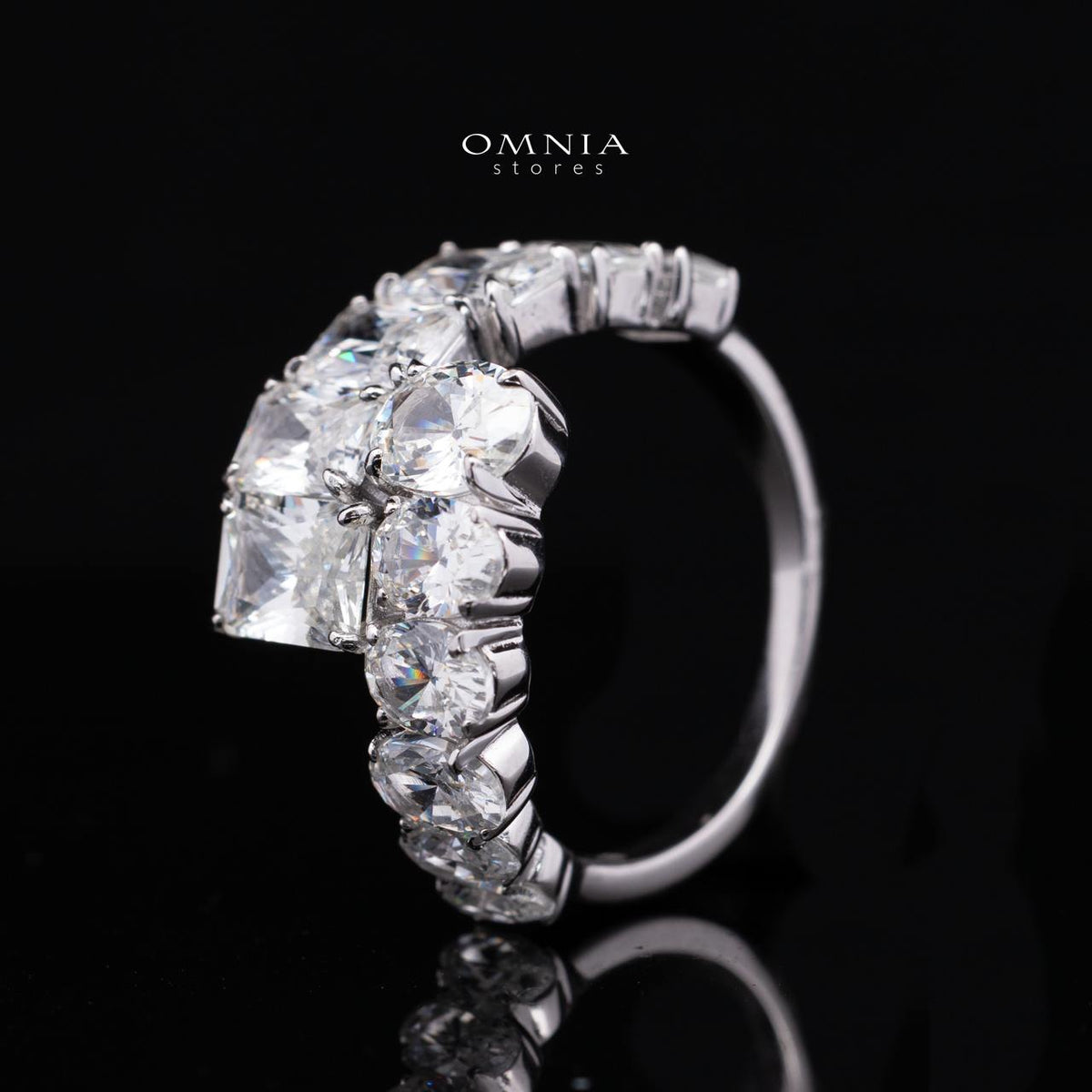 Tokiya Silver Cluster Ring in 925 Sterling Silver with Premium Simulated Diamond