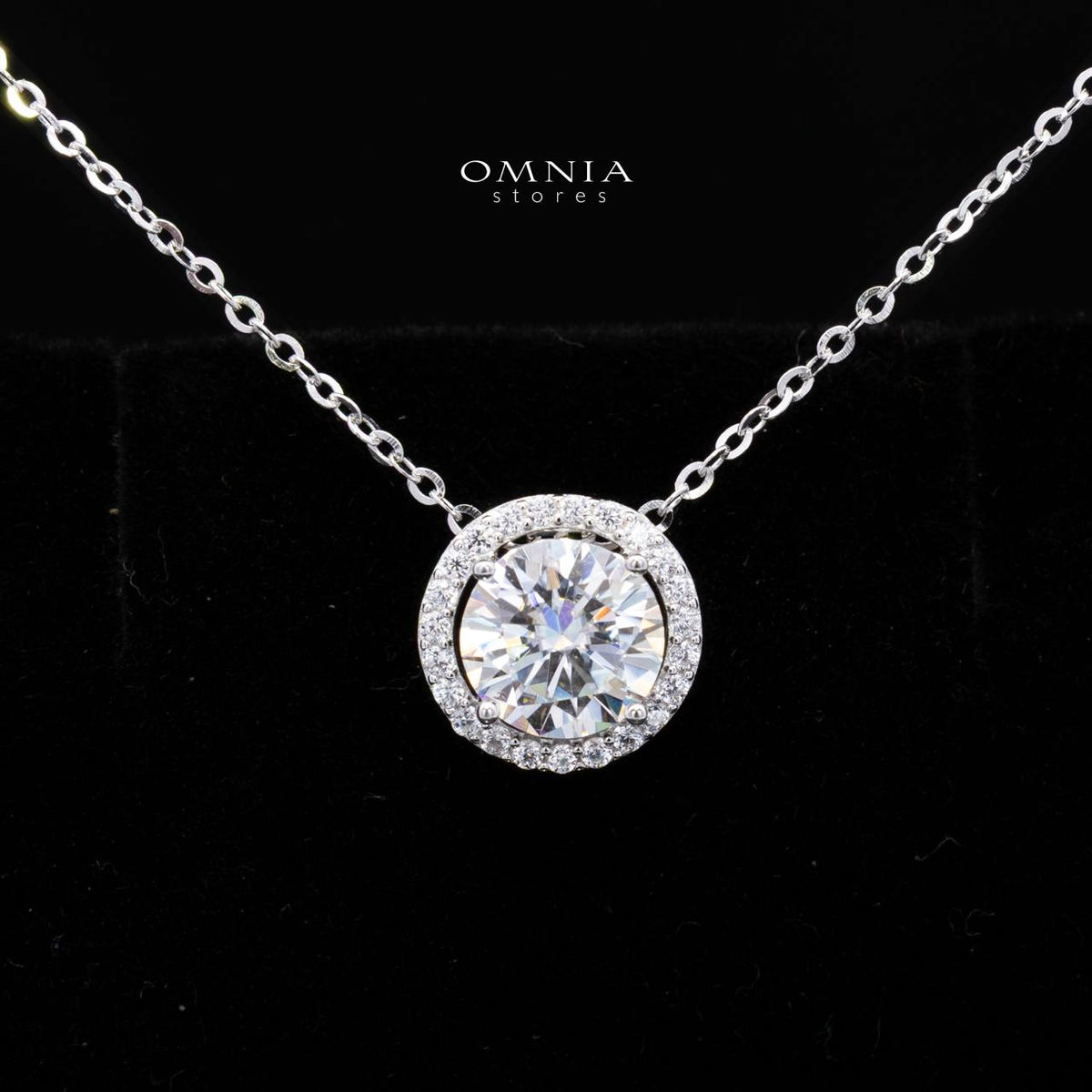 طقم قلادة وأقراط Masuma Moissanite Celestial Glow Halo من الفضة الإسترليني عيار 925