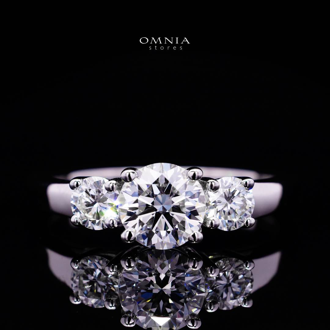 Halima Lab Grown With IGI Certified E VVS2 Oval Brilliant White Ring in 925 Silver 1.50ct - OMNIASTORES UAE
