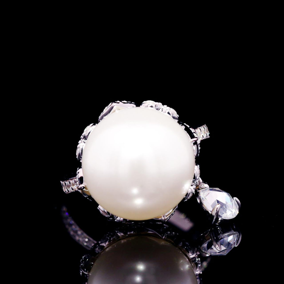 Intisar Pearl Ring with Certificate | High-Quality Simulated Diamonds in 925 Sterling Silver
