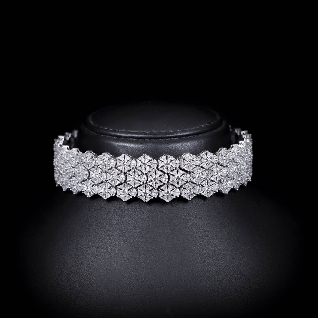 Omnia Saima Silver Set in 925 Silver with High-Quality Simulated Diamonds - OMNIASTORES UAE