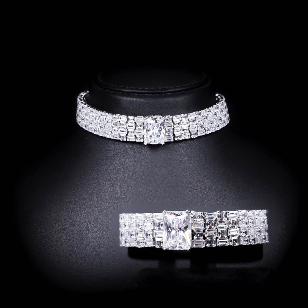 Omnia Zeina Silver Set in 925 Silver with High-Quality Simulated Diamonds