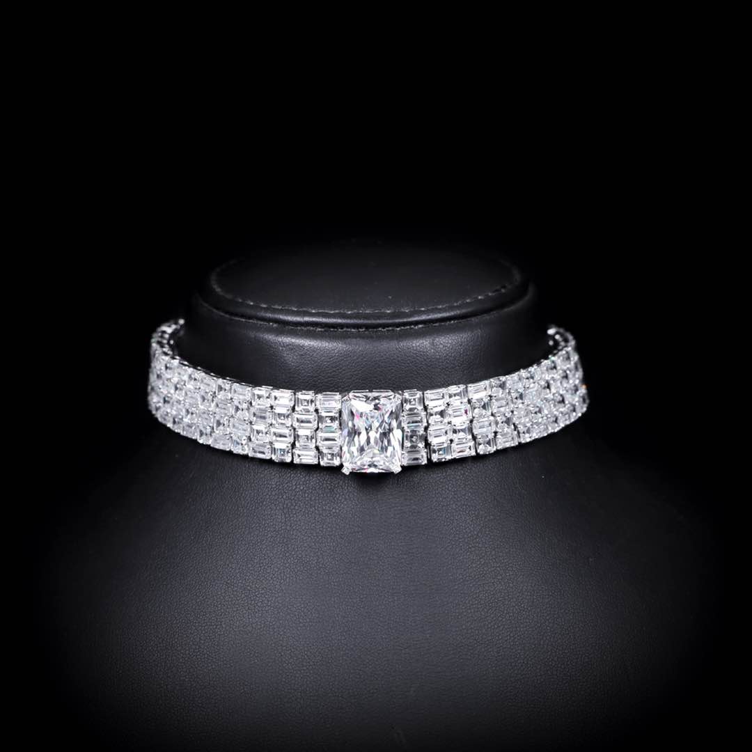 Omnia Zeina Silver Set in 925 Silver with High-Quality Simulated Diamonds - OMNIASTORES UAE