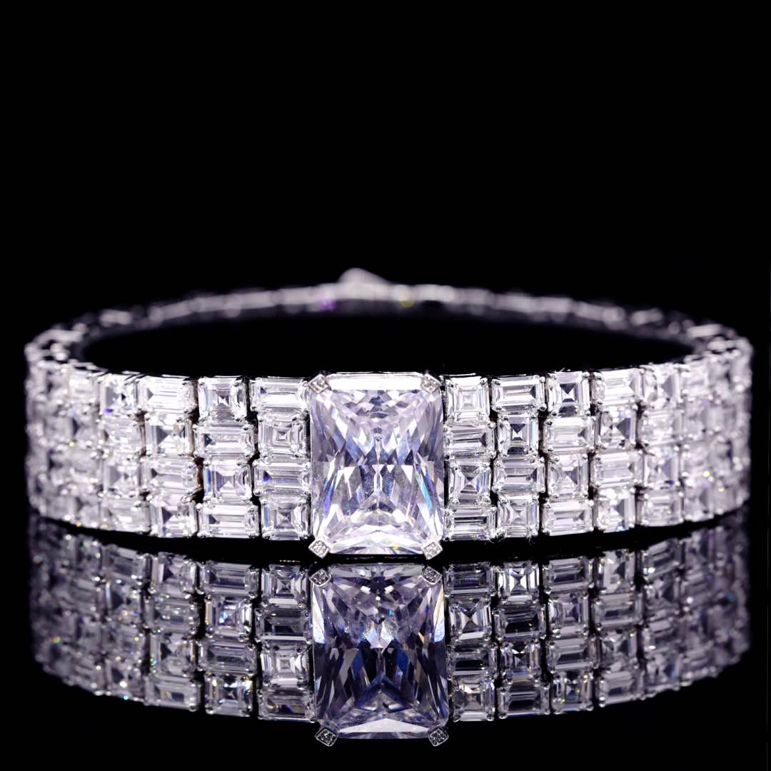 Omnia Zeina Silver Set in 925 Silver with High-Quality Simulated Diamonds - OMNIASTORES UAE