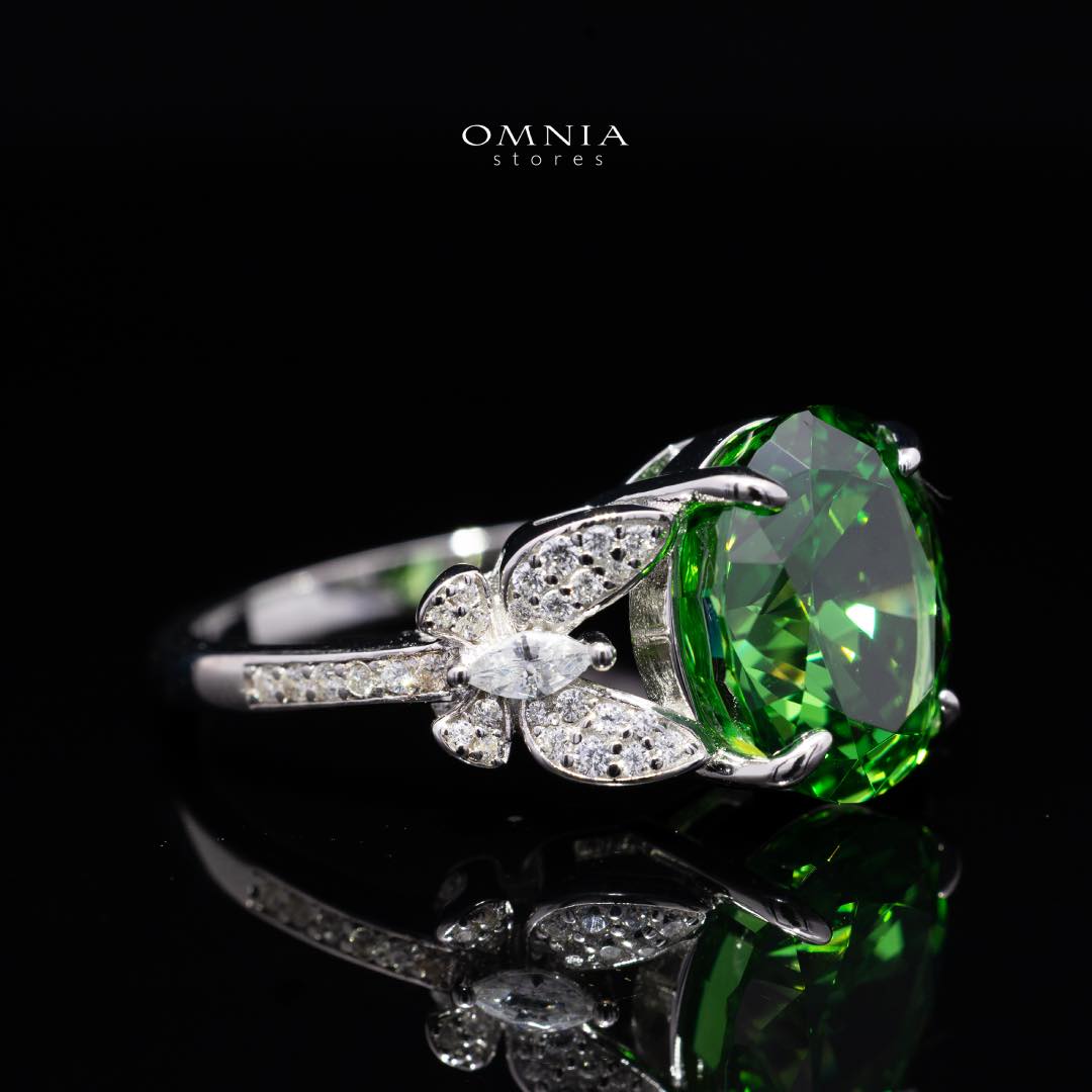 Omnia Maysun Ring In 925 Silver High Quality Green Simulated Diamonds