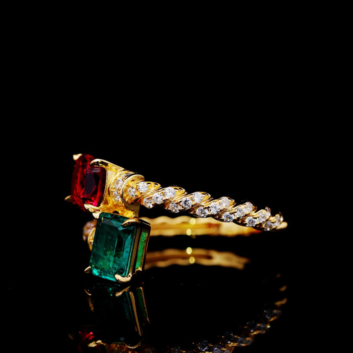 Sawsan Red and Green Gold-Plated Ring with Certificate | High-Quality Simulated Diamonds in 925 Sterling Silver left