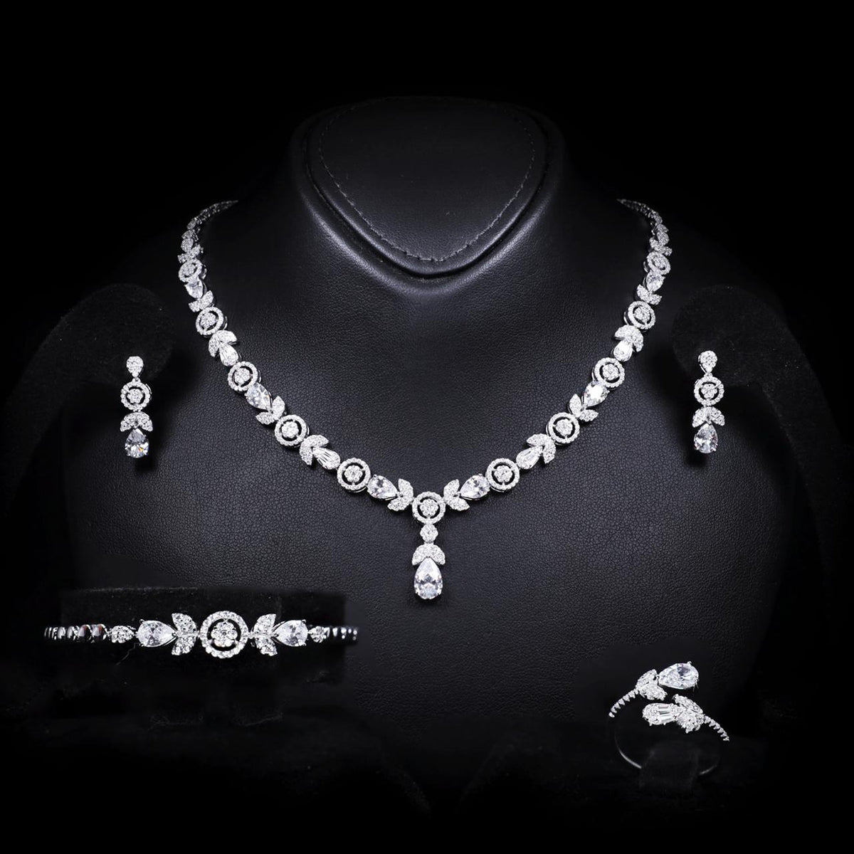 Paulina White Luxury Bridal Full Set 925 Sterling Silver with High-Quality Simulated Diamonds
