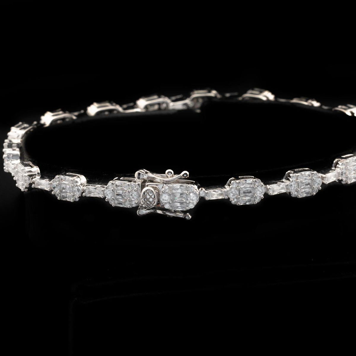 Omnia Hania White Bracelet in 925 Silver with High Quality Simulated Diamonds - OMNIASTORES UAE