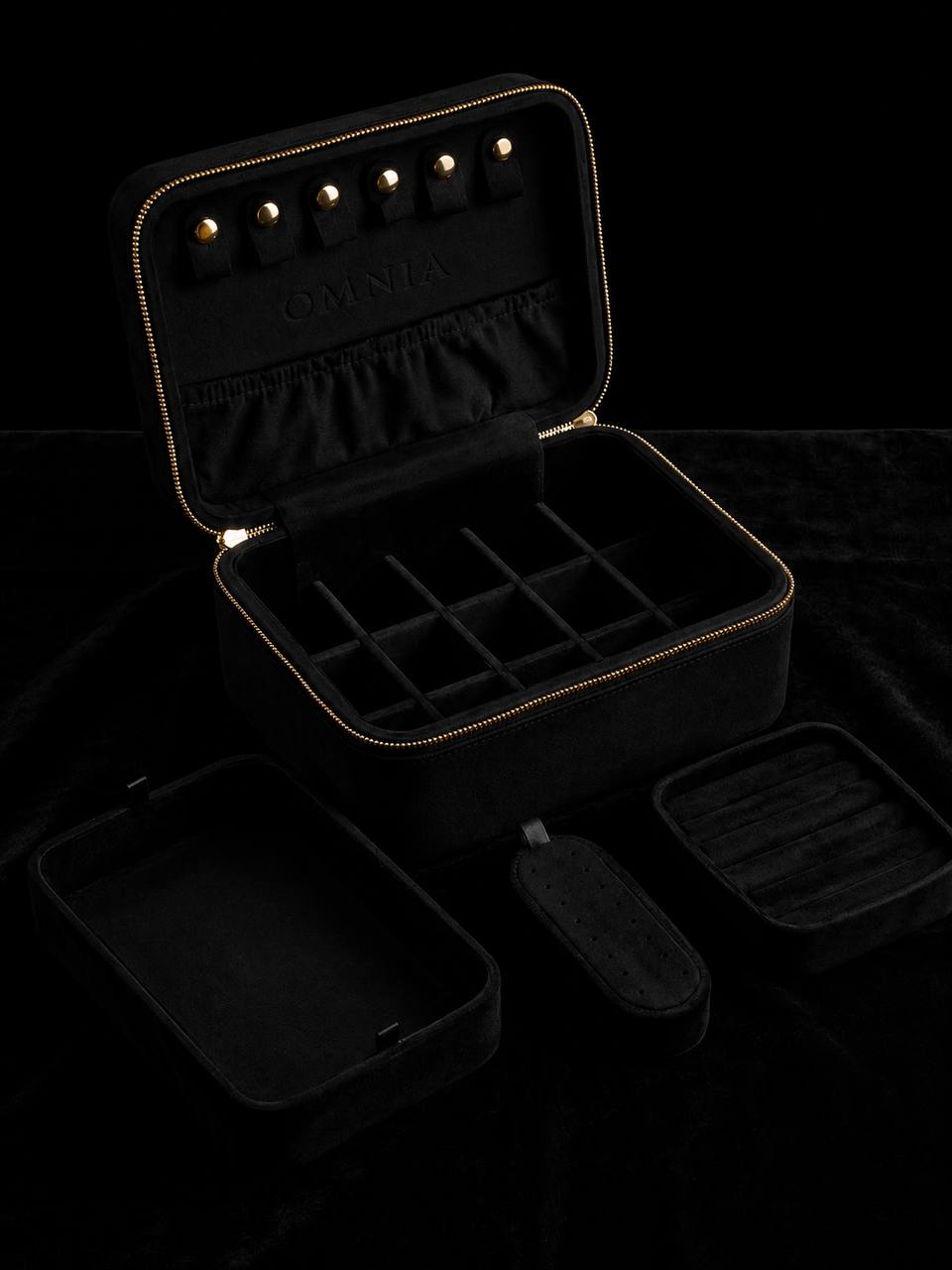 Omnia Jewelry Box