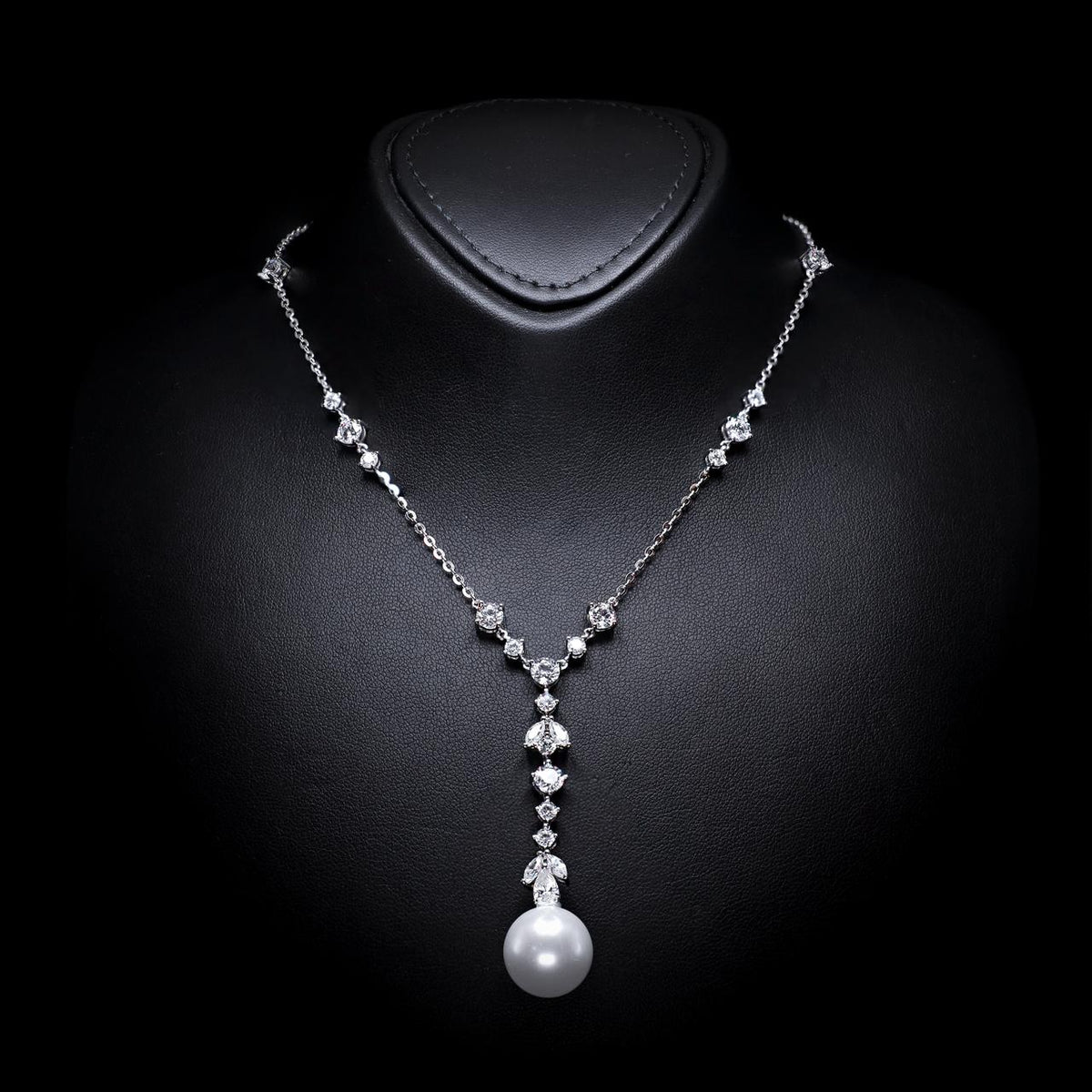 Dania Pearl Necklace with Certificate | High-Quality Simulated Diamonds in 925 Sterling Silver