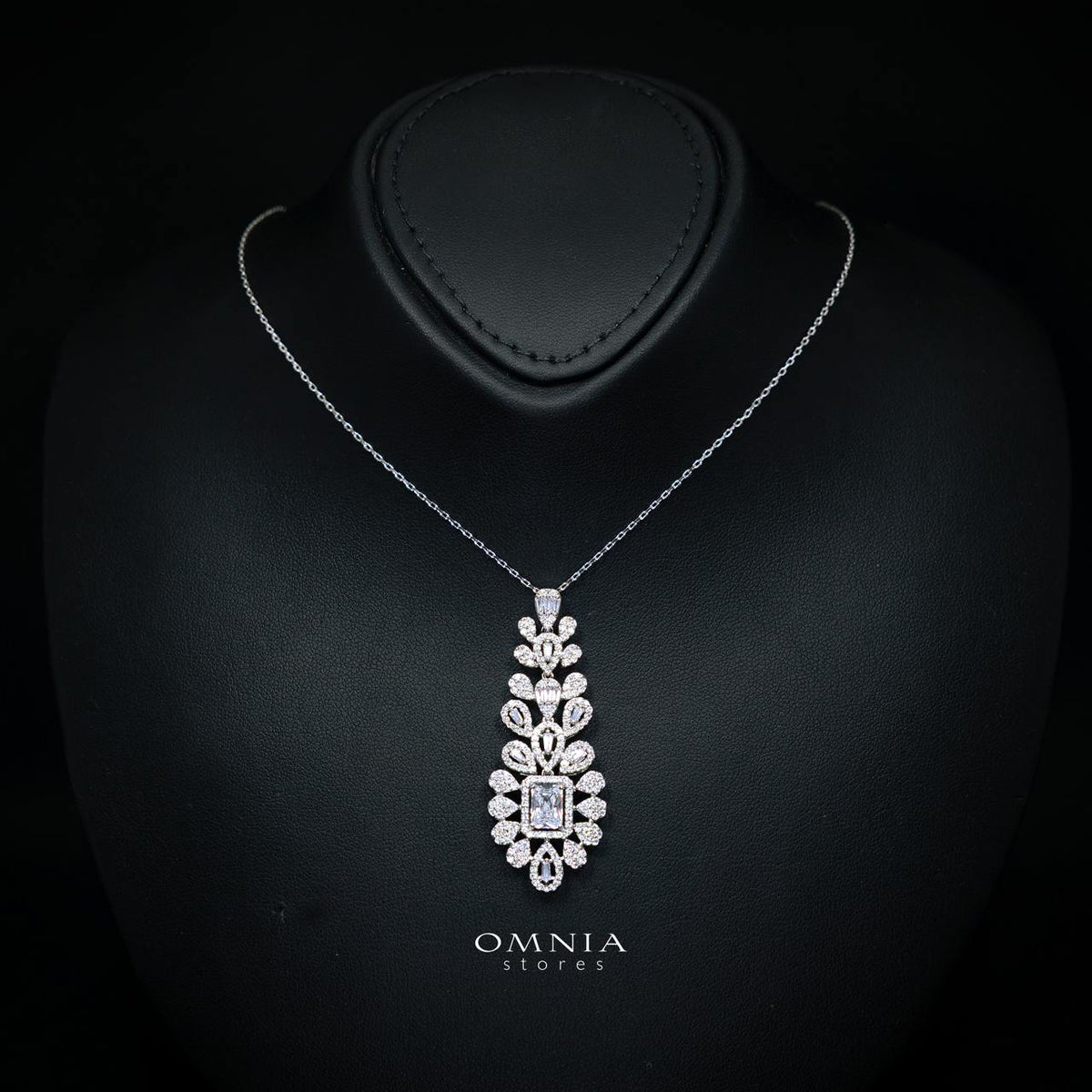 Vasima White Luxury Jewelry Set – Necklace, Earrings & Ring with High-Quality Simulated Diamonds and Rhodium Plating
