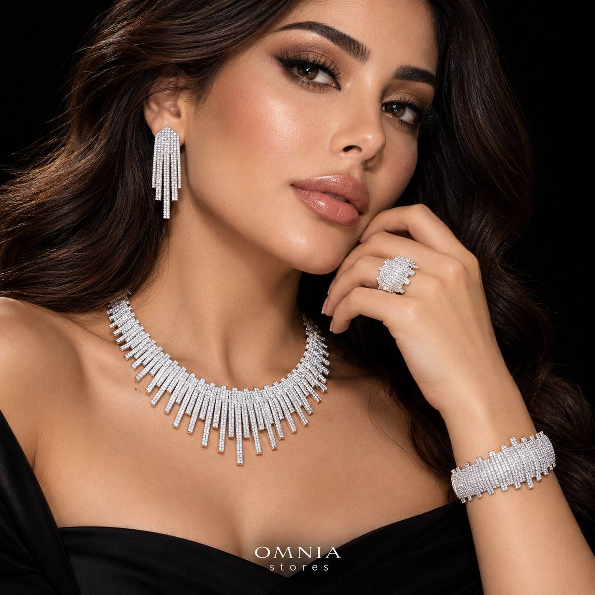 طقم زفاف أمنية آشلي الكامل باللون الأبيض مرصع بأحجار الزركون عالية الجودة ومطلي بالروديوم عالي الجودة