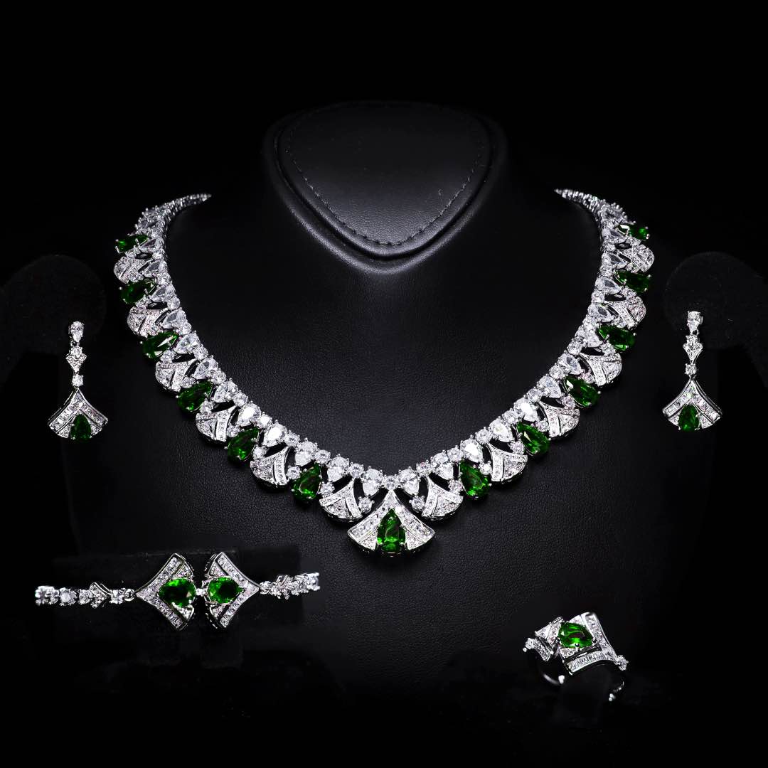 Omnia Elizabeth Green Emerald Grace Bridal Full Set