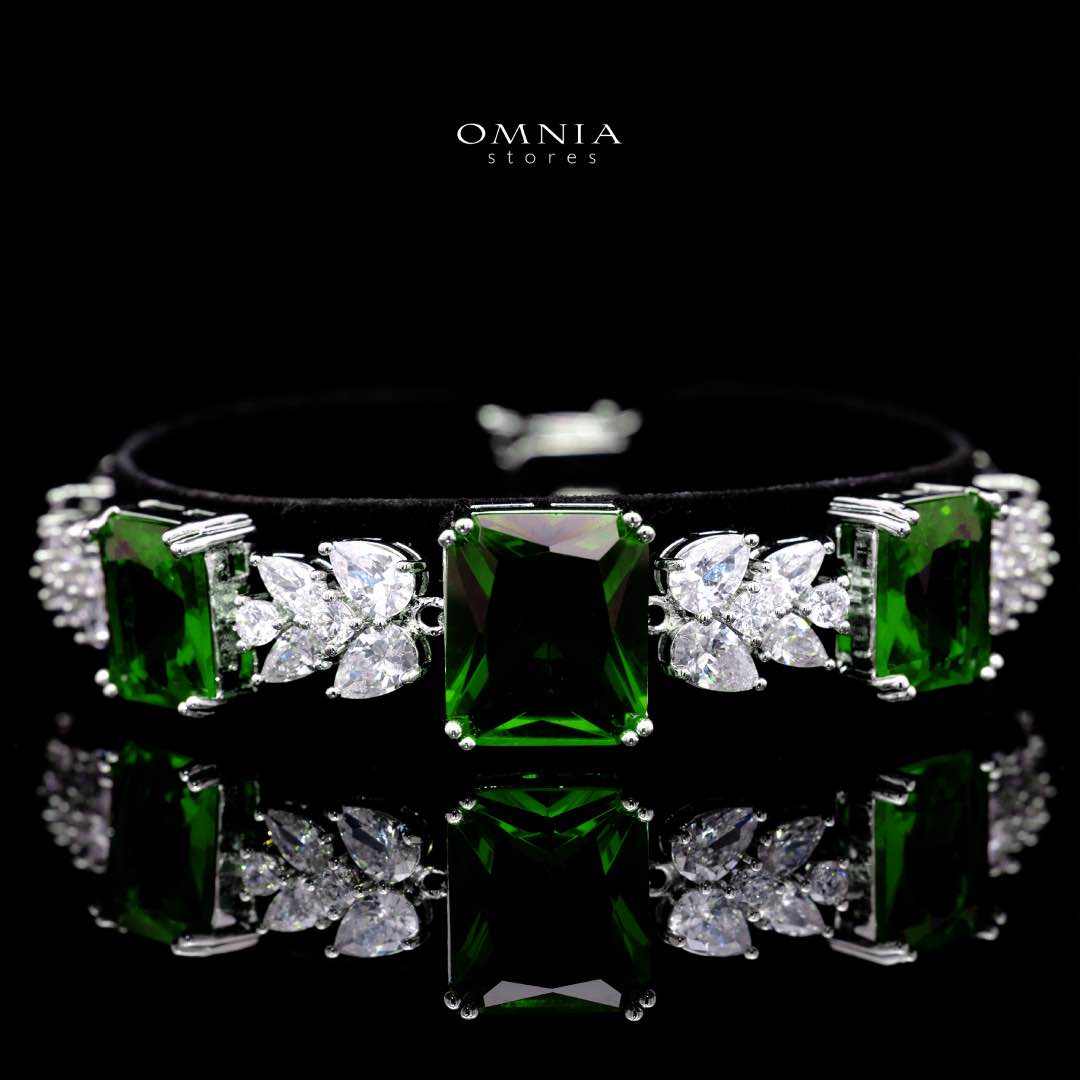 Omnia Amelia Green Bridal Full Set with Emerald and Pear-Cut High-Quality Simulated Diamonds in High-Quality Rhodium Plating