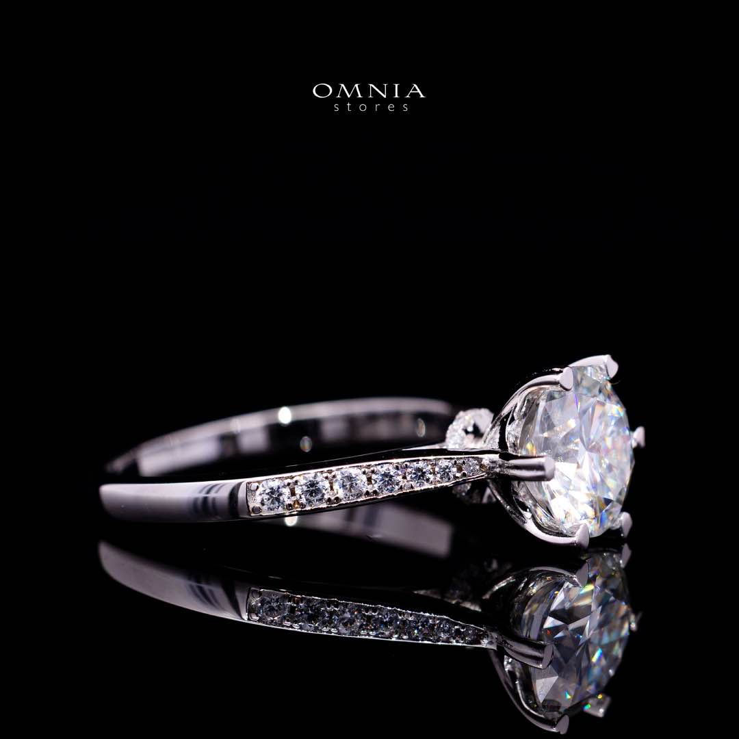 Frances 5mm Round Moissanite Ring (0.5 CT) with Certificate in 925 Sterling Silver