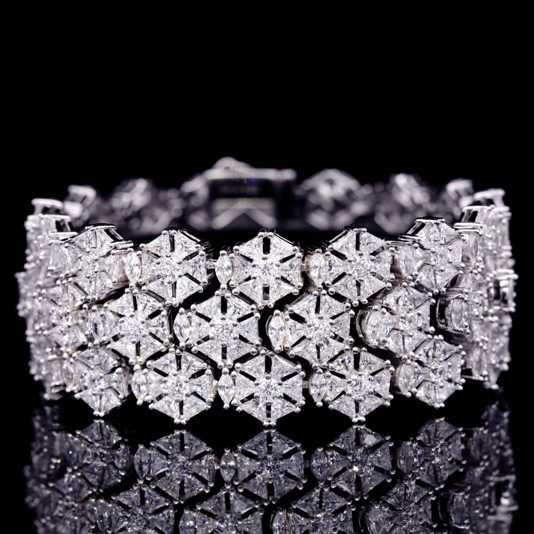 Omnia Saima Silver Set in 925 Silver with High-Quality Simulated Diamonds - OMNIASTORES UAE