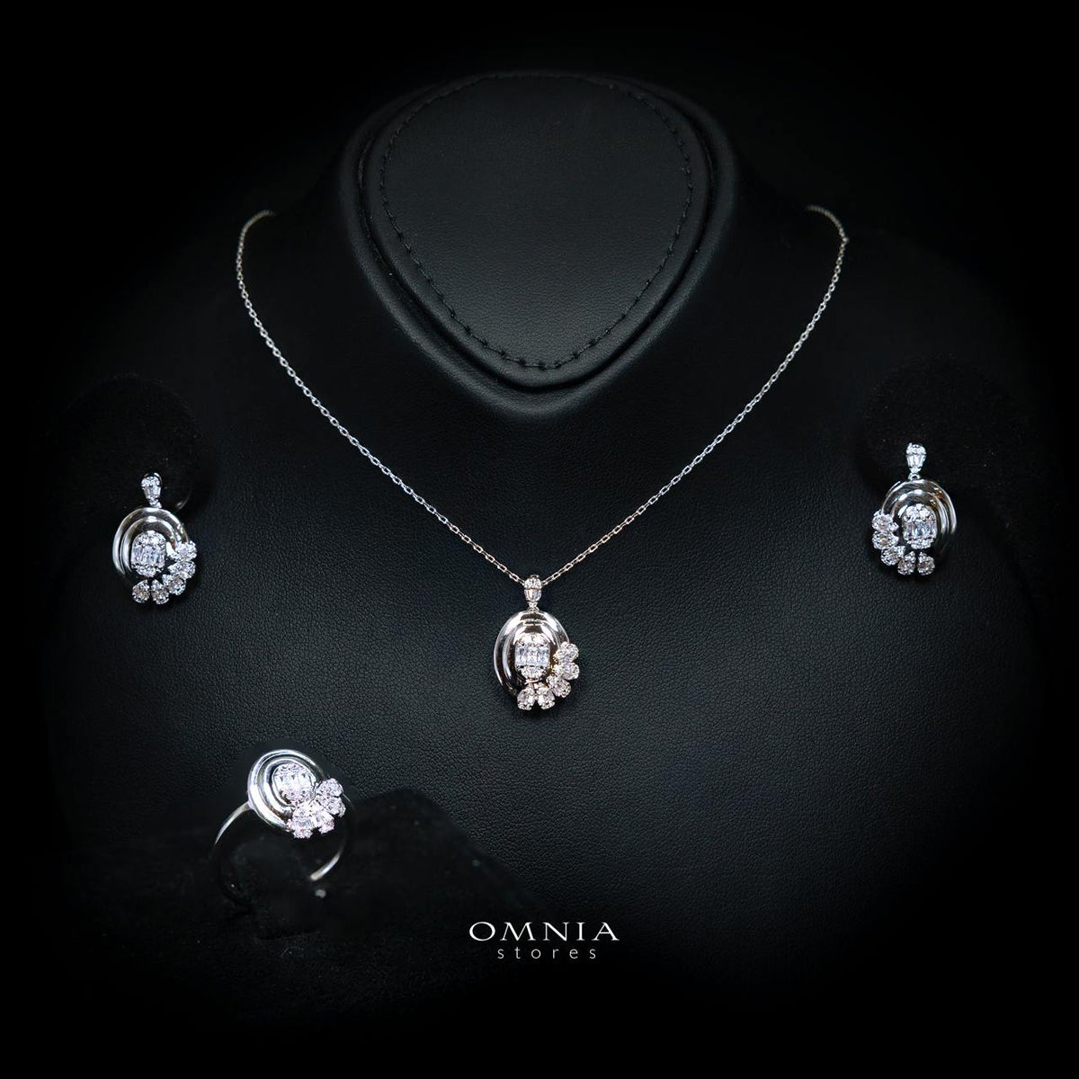 Raneesa White Luxury Jewelry Set – Necklace, Earrings & Ring with High-Quality Simulated Diamonds and Rhodium Plating
