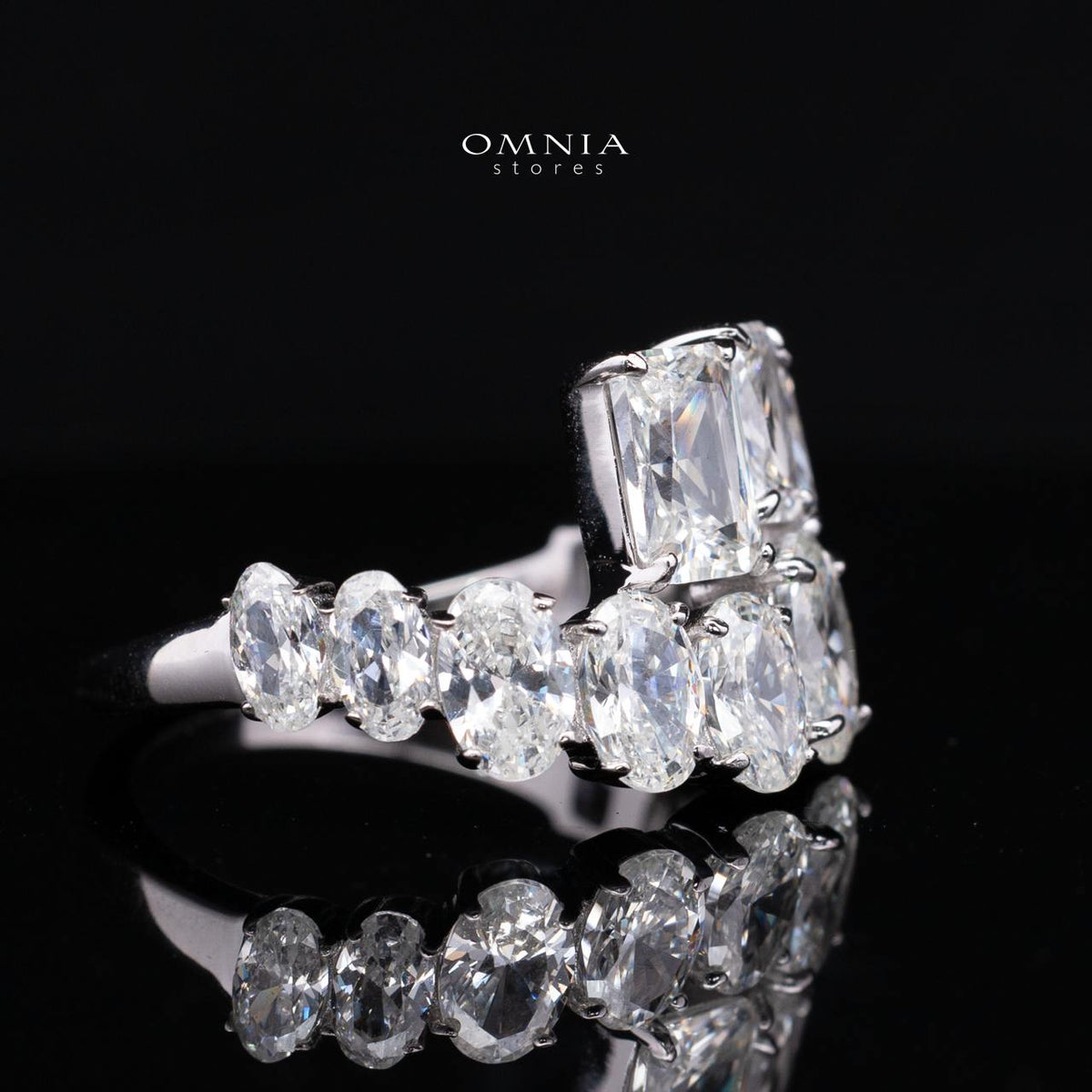 Tokiya Silver Cluster Ring in 925 Sterling Silver with Premium Simulated Diamond