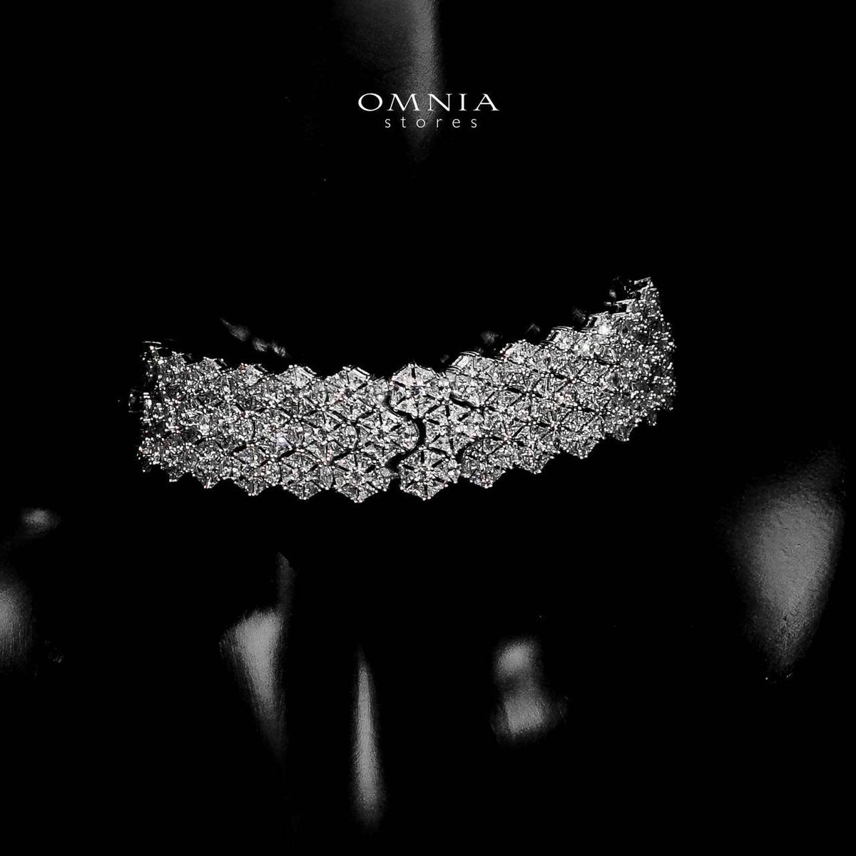 Omnia Saima Silver Set in 925 Silver with High-Quality Simulated Diamonds