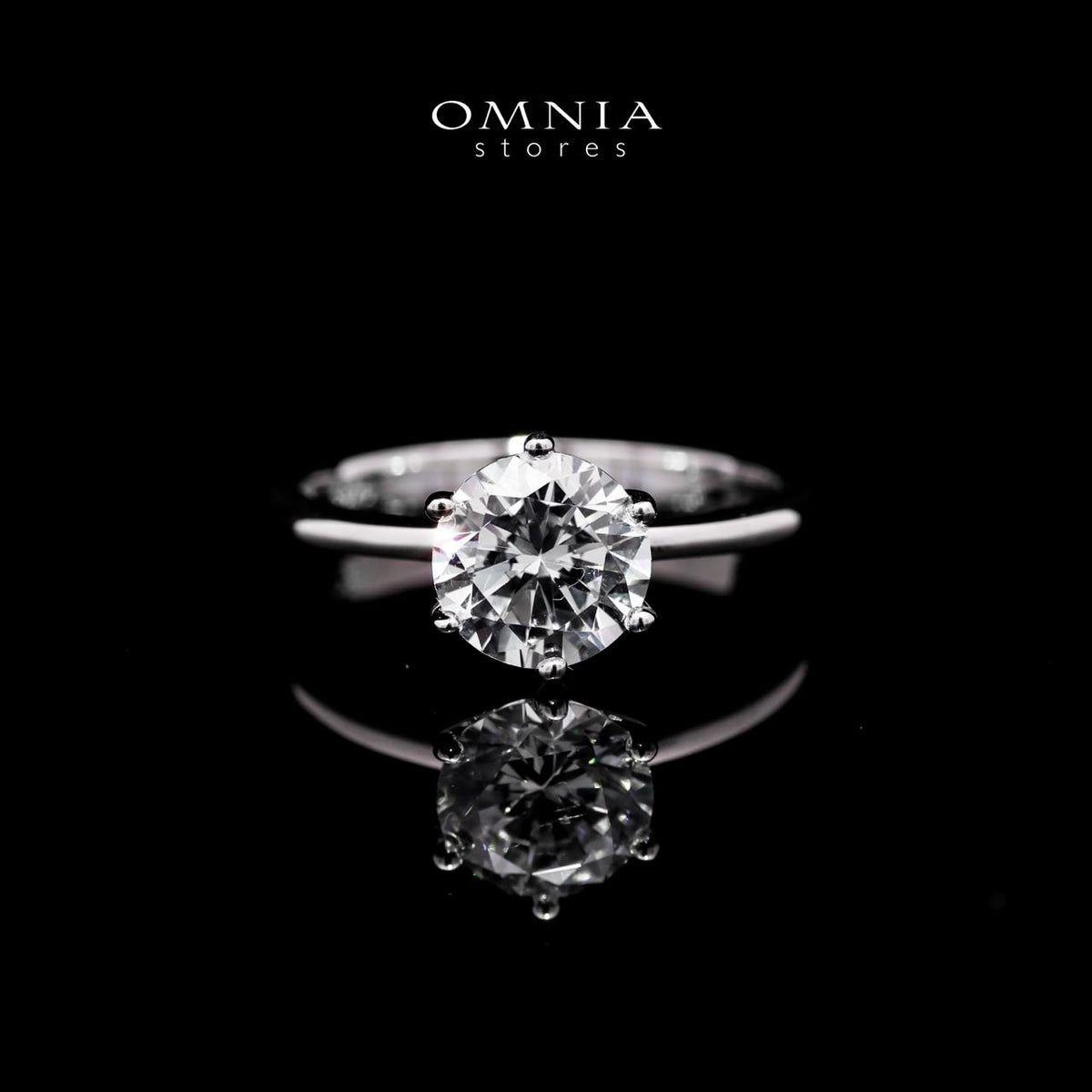 Omnia Hend White Ring in 925 Silver with High-Quality Simulated Diamonds - OMNIASTORES UAE