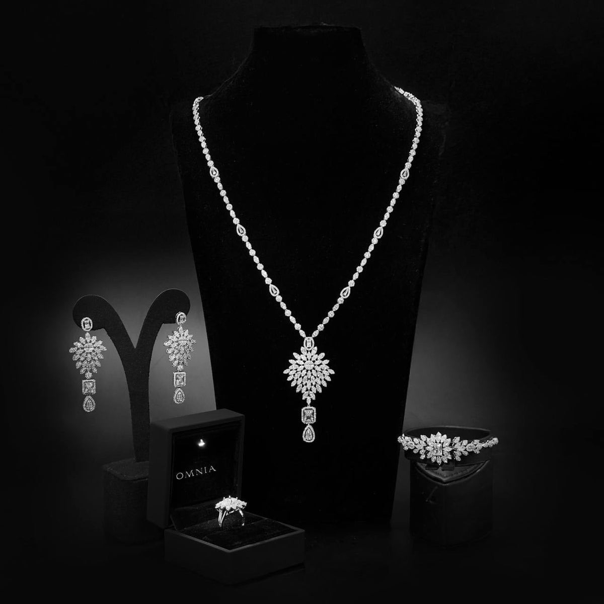 Omnia Duha White Long Chain Full Set Accessories in High Quality Zircon Stone Rhodium Plated (Size 18cm Only Available In KSA)
