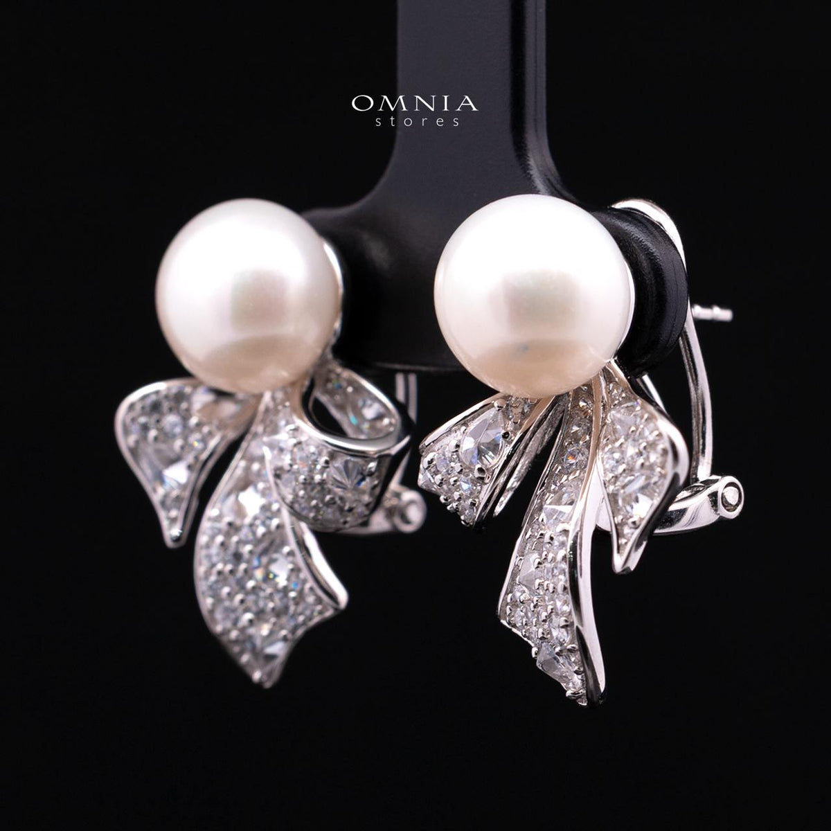 Oriana Fresh Water Pearl Earring in 925 Silver with High-Quality Simulated Diamonds