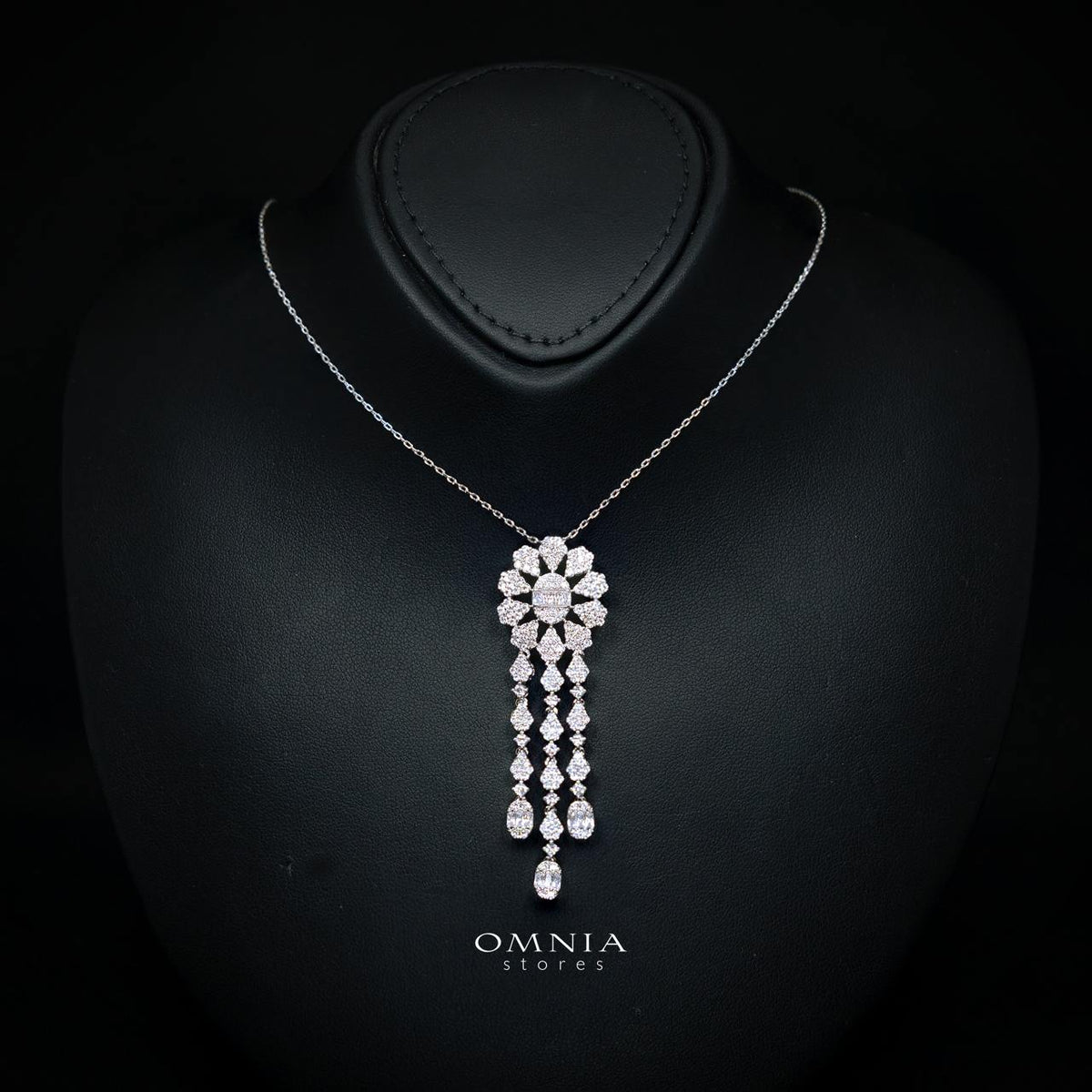 Amireya White Luxury Jewelry Set – Necklace, Earrings & Ring with High-Quality Simulated Diamonds and Rhodium Plating