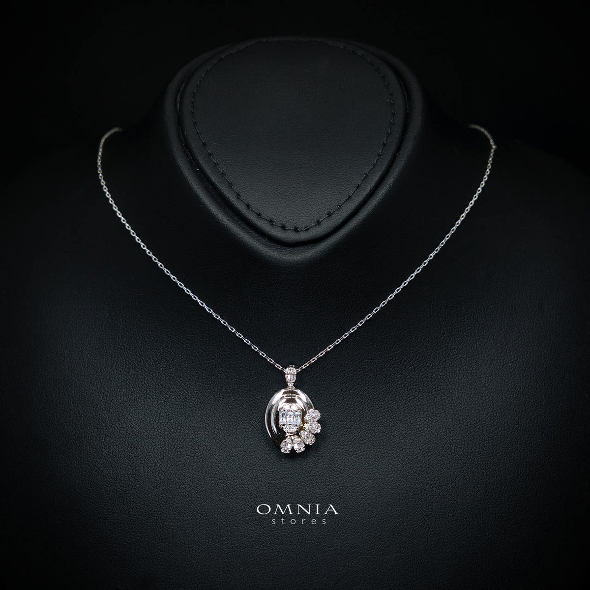 Raneesa White Luxury Jewelry Set – Necklace, Earrings & Ring with High-Quality Simulated Diamonds and Rhodium Plating