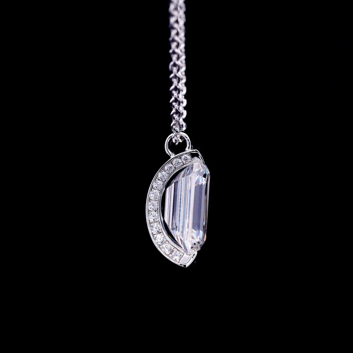 Majida Necklace with Certificate | High-Quality Simulated Diamonds in 925 Sterling Silver