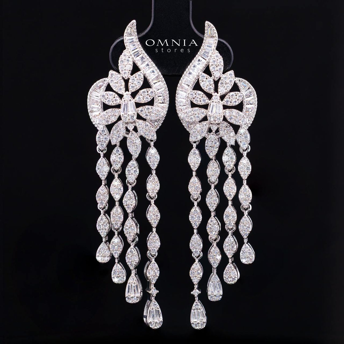 Lorelai White Luxury Bridal Full Set with High-Quality Simulated Diamonds and Rhodium Plating