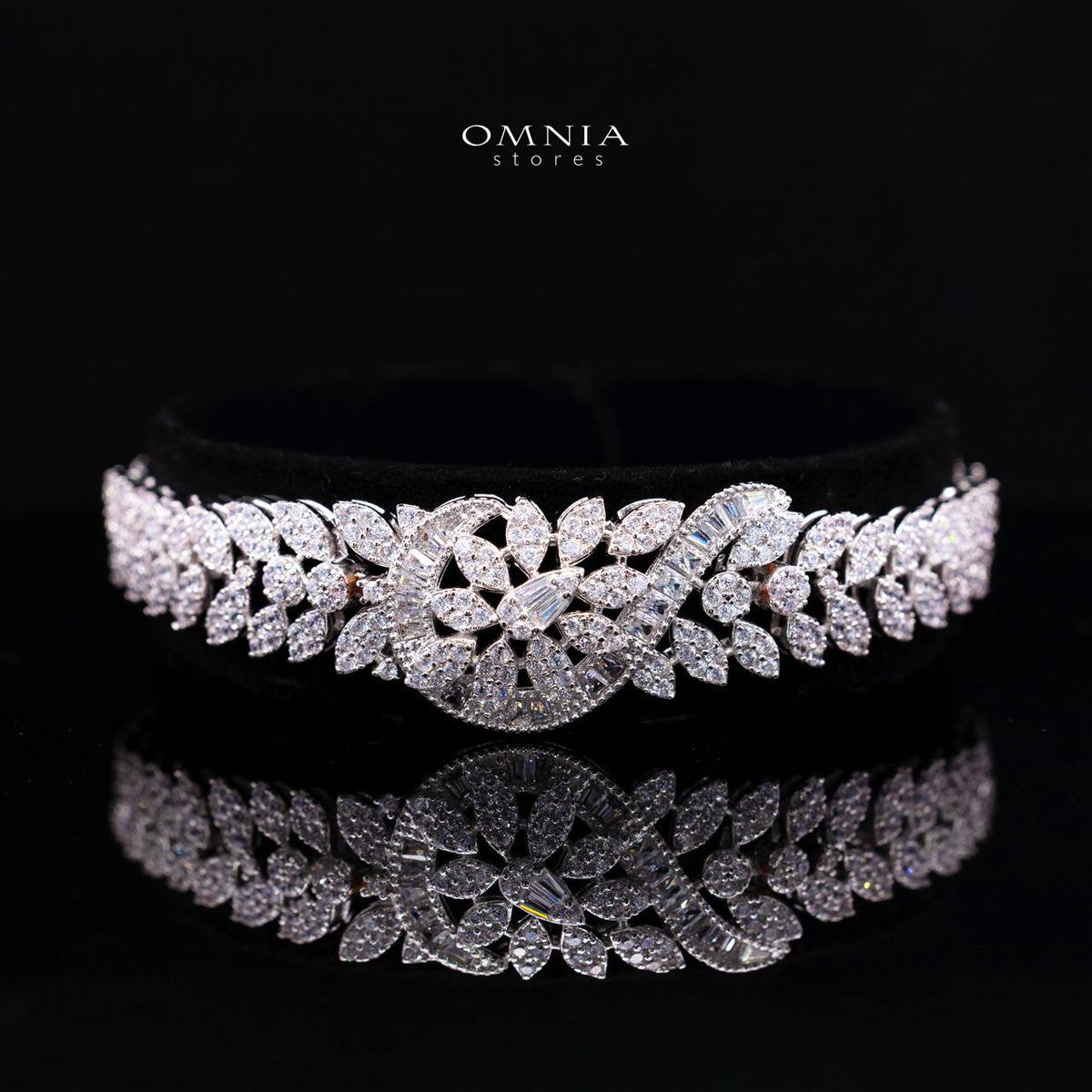 Lorelai White Luxury Bridal Full Set with High-Quality Simulated Diamonds and Rhodium Plating