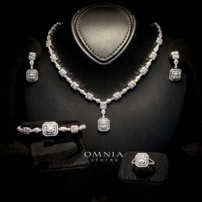 Omnia Aniyah White