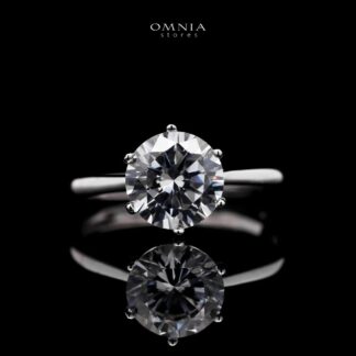 Omnia Omaira Classic Ring in 92.5 Silver with High Quality Iced Cut Stone