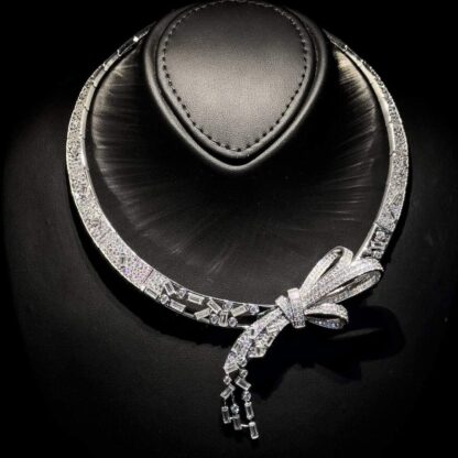 Omnia Celeste Bow Necklace in 925 Silver with High-Quality Simulated Diamonds and Elegant Geometric Detailing - Image 2