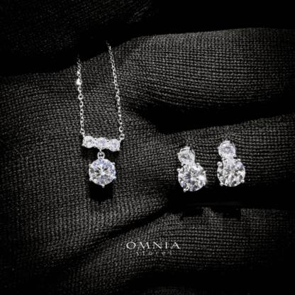 Omnia Hanna White Set in 92.5 Silver with High Quality Moissanite Stone - Image 4