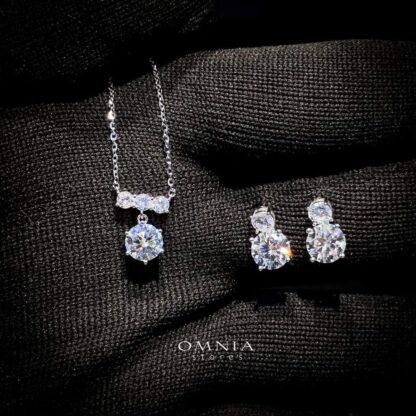 Omnia Hanna White Set in 92.5 Silver with High Quality Moissanite Stone