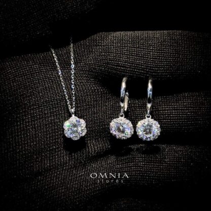 Omnia Rita White Set in 92.5 Silver with High Quality Moissanite Stone