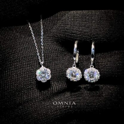 Omnia Rita White Set in 92.5 Silver with High Quality Moissanite Stone - Image 2