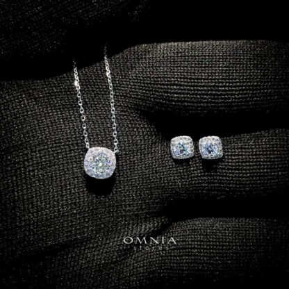 Omnia Samira White Set in 92.5 Silver with High Quality Moissanite Stone - Image 2