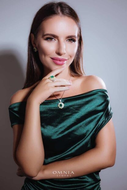 Omnia Maliya Green Necklace in 92.5 Silver High Quality Simulated Diamonds - Image 2