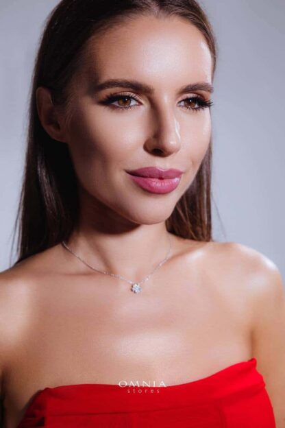 Omnia Classic white Flower Necklace In 92.5 Silver with High Quality Simulated Diamonds - Image 5