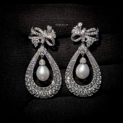 Omnia Daliah Pearl Earrings 92.5 Silver In High Quality Simulated diamonds