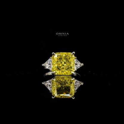 Omnia Manal Ring 0.75 Carat In 92.5 Silver High Quality Simulated Diamonds