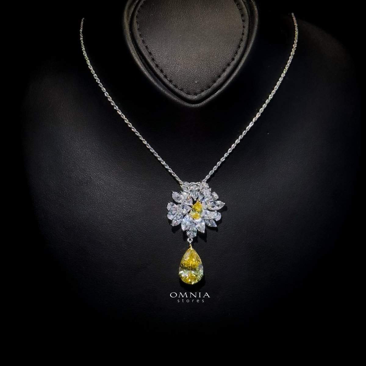 Omnia Nakaret Yellow Necklace 925 Silver In High Quality Simulated diamonds