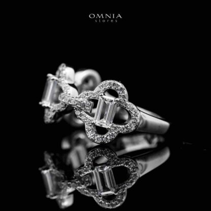Omnia Amna White Ring in 92.5 Silver High Quality Simulated diamonds - Image 2