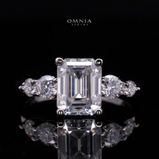 Hanifa White Moissanite Emerald Cut Ring GRA Certified in High Quality 925 Silver 7x9mm 3ct