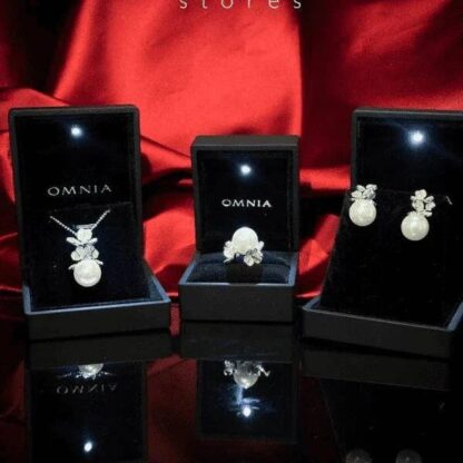Omnia Sabina Tri-Clover Round Fresh Real Water Pearl Set in 92.5 Silver High Quality Simulated Diamond - Image 2