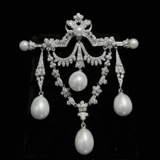 Omnia Haadiyah Fresh Real Water Pearl brooch in 92.5 Silver High Quality Simulated diamonds